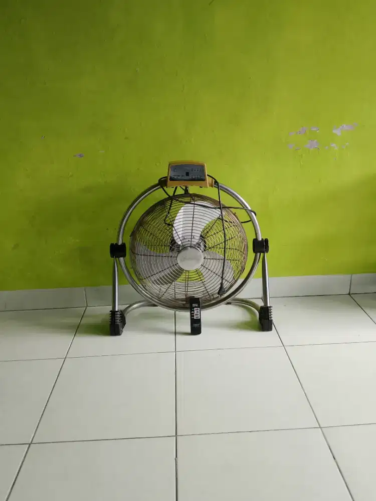 Kipas angin duduk/dinding merk Arashi 20 inch pakai remote