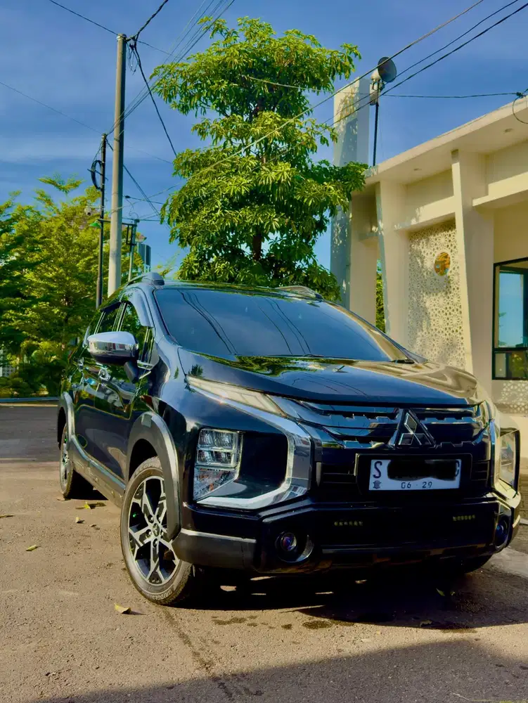 Xpander Cross 2021 Premium Pack Hitam