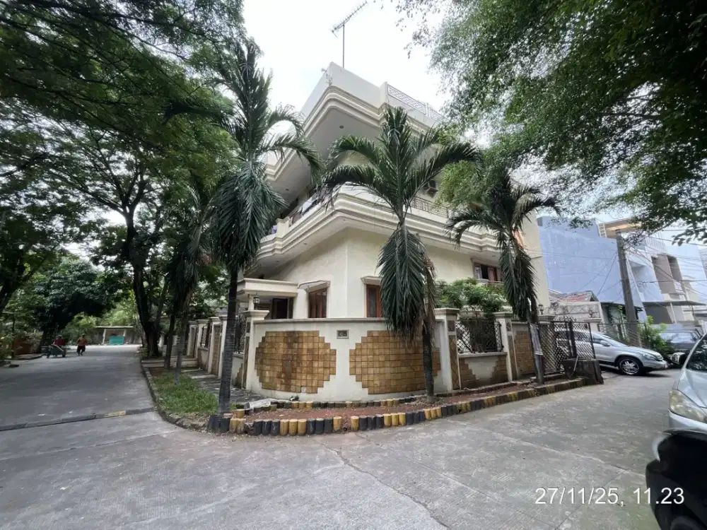 Dijual Rumah Metro Sunter LT 312 LB 700 Strategis Posisi Hook 3 Lantai Jln Lebar Rapi