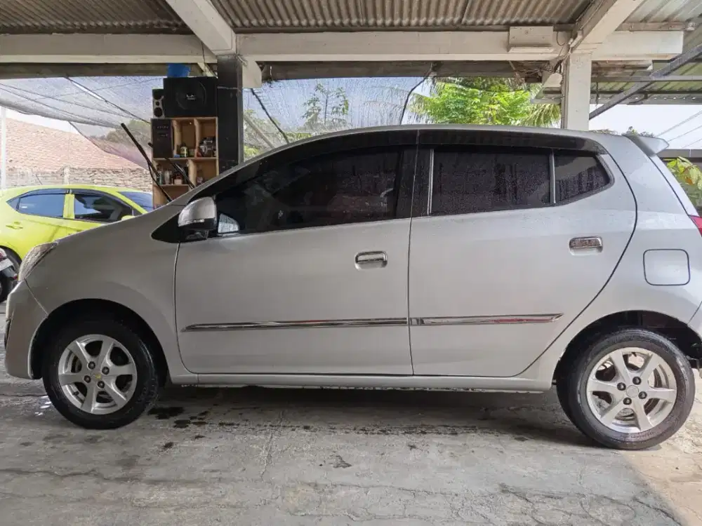 Jual mobil daihatsu ayla