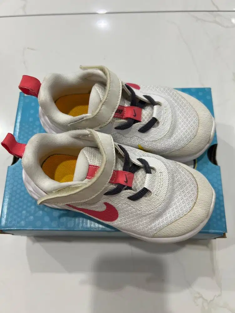 Sepatu nike asli anak cewek