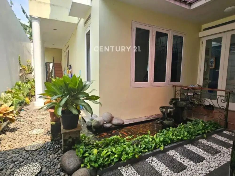 Dijual Rumah Dengan Tanah Luas Siap Huni Strategis Di Sektor 1