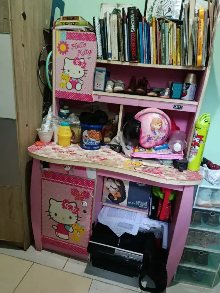 Meja belajar anak