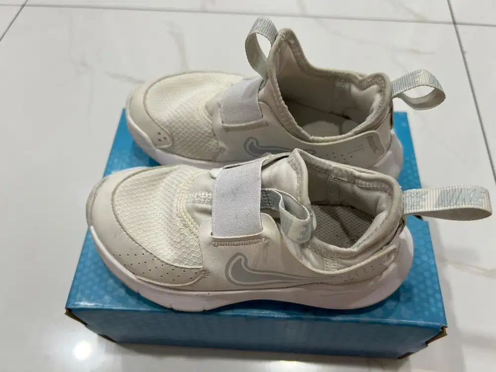 Sepatu anak cewek