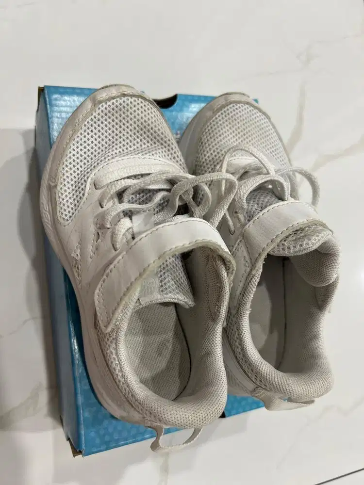 Sepatu anak cowok cewek