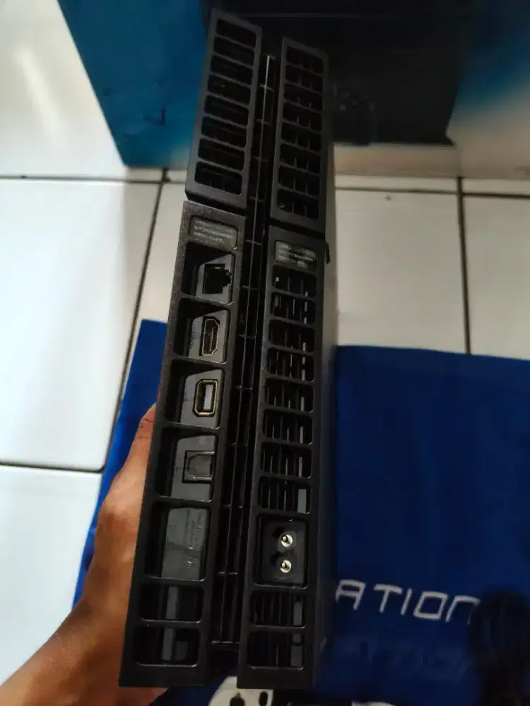 Di jual PS4 Fat 1tb & hardisk eksternal 500gb