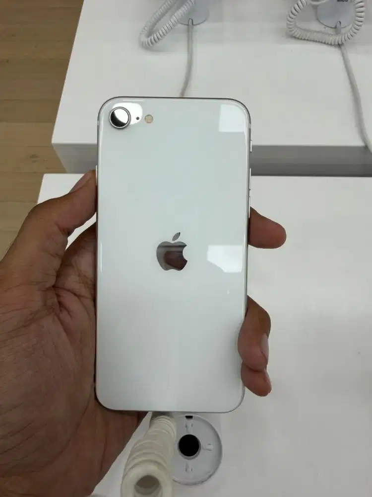 IPHONE SE GEN 2 2020