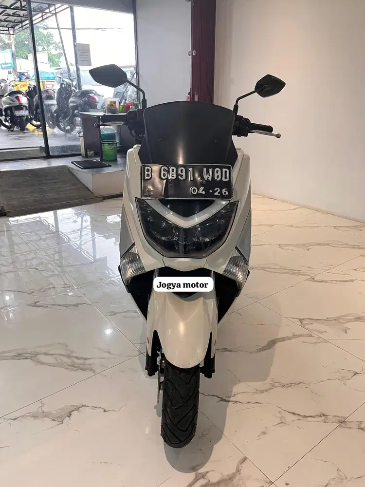 (A) Yamaha Nmax Tahun 2016