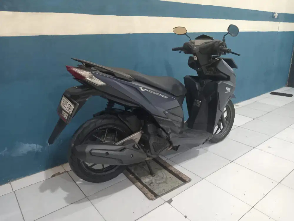 jual honda vario les old 150 blue matte 2017