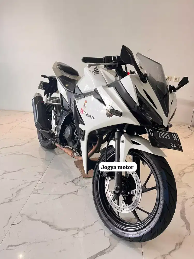 [03] HONDA CBR 150 R 2017