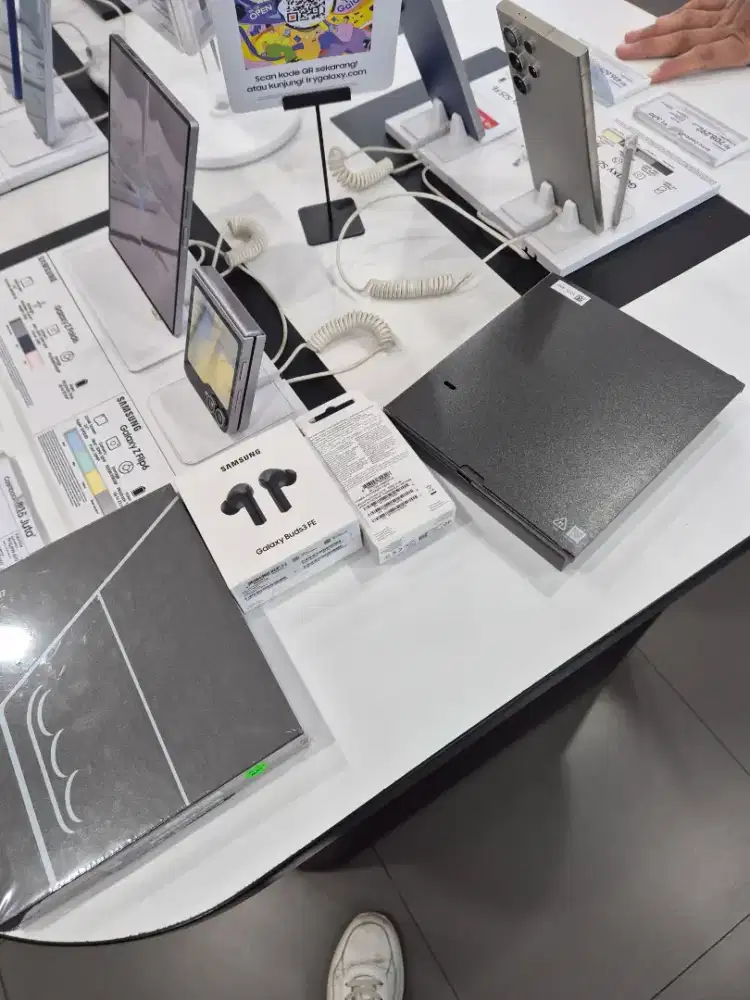 Samsung Zfold7 free buds3 fe seharga 1.8jt, promo kredit bisa 0DP