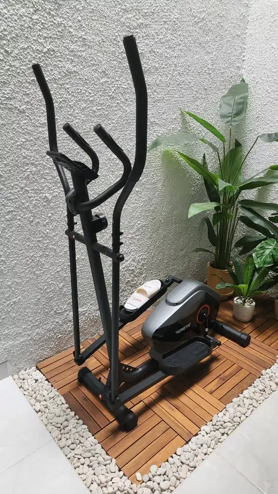 alat fitnes kinetic elleptical