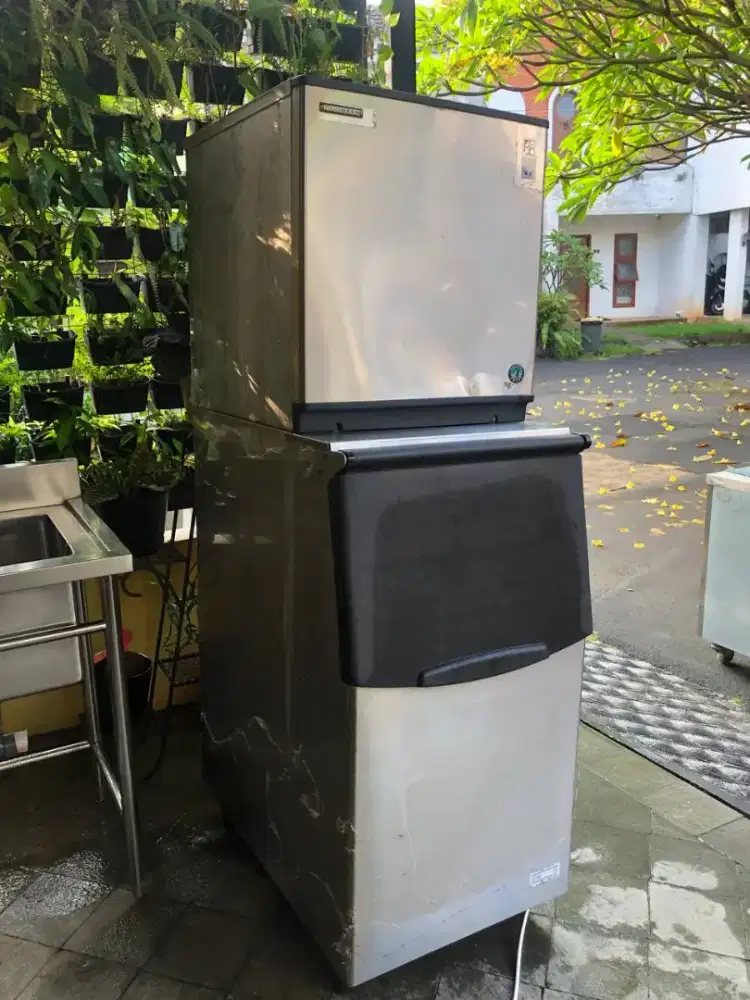 Original & Branded Ga harus MAHAL,HOSHIZAKI ICE MAKER
- KMD-220AA
