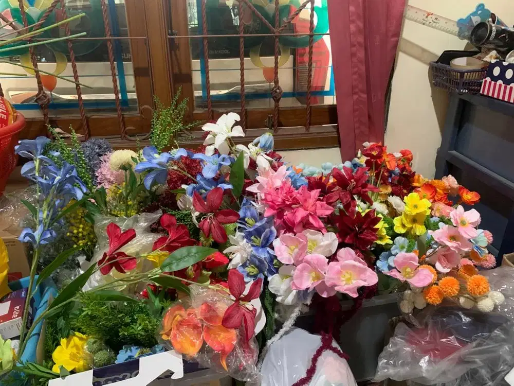 JUAL BUNGA ARTIFISIAL DAN PERLENGKAPAN SESERAHAN