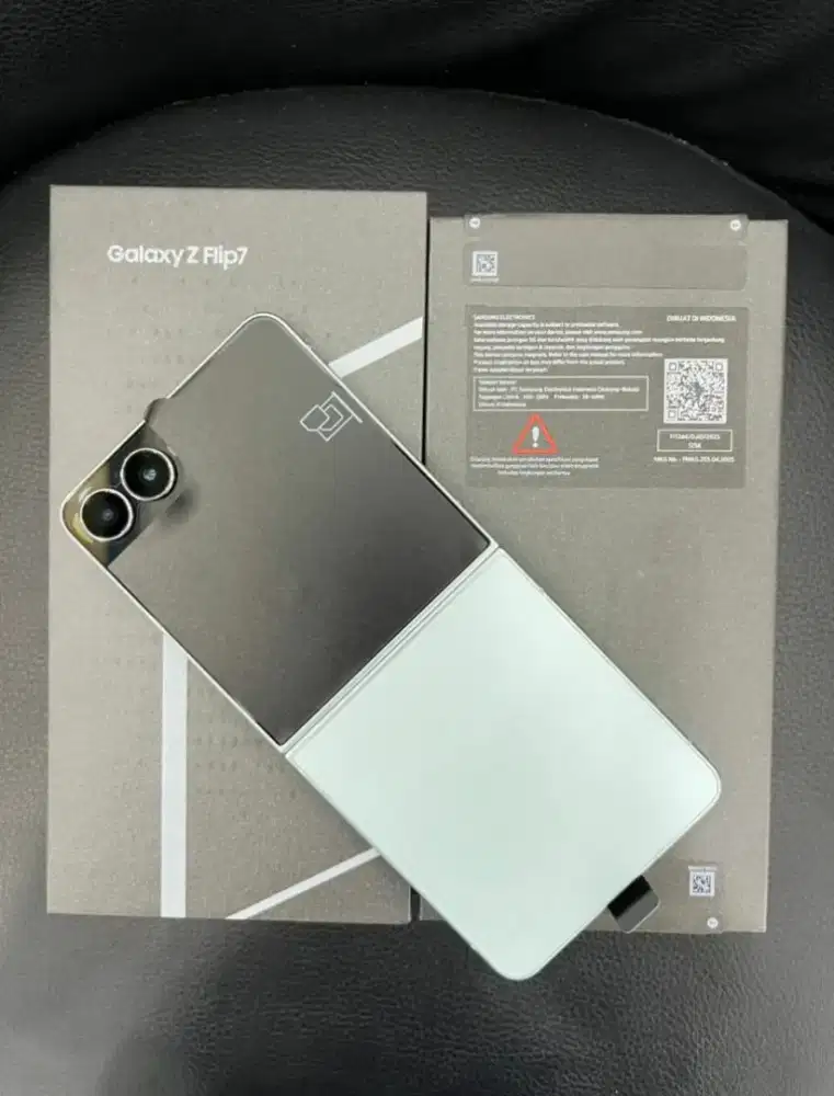 Samsung Galaxy Z Flip 7 12/256gb