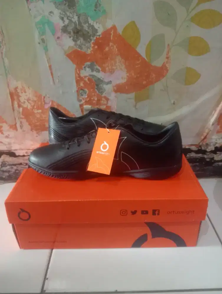SEPATU FUTSAL HORIZON IN (BLACK)