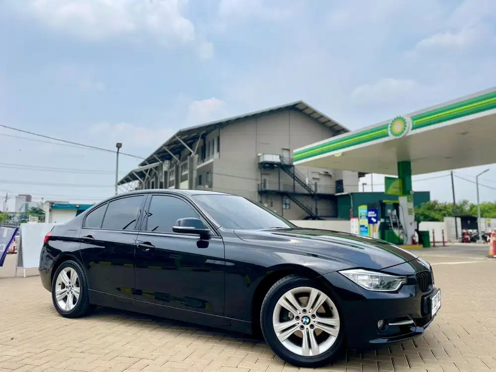 BMW 320i Sport 2015 KM 44RB