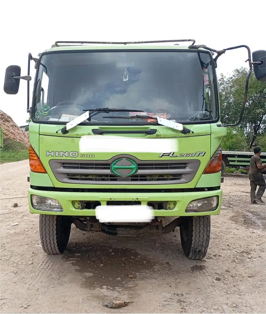 Hino Tl Tracktor Head 2013