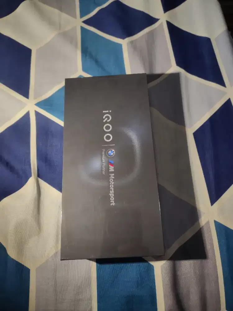 IQOO 13 12/256 BARU SEGEL BNIB NOREPACK