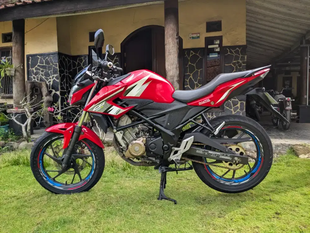 Honda CB150R StreetFire 2016