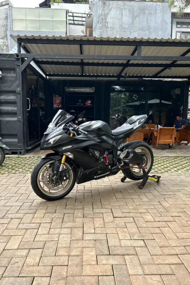 Motor gede moge Ninja ZX636 ZX6  tahun 2013