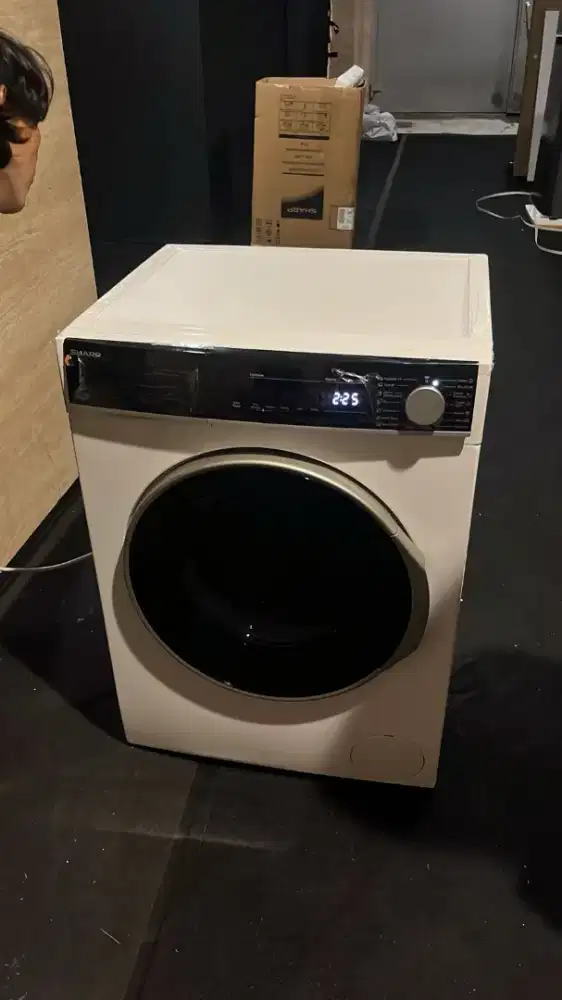 Mesin Cuci Sharp whading machine front loading