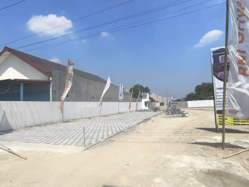 Dijual kaveling tanah di Solo baru pinggir jalan pas luas tanah 150 meter harga NEGO