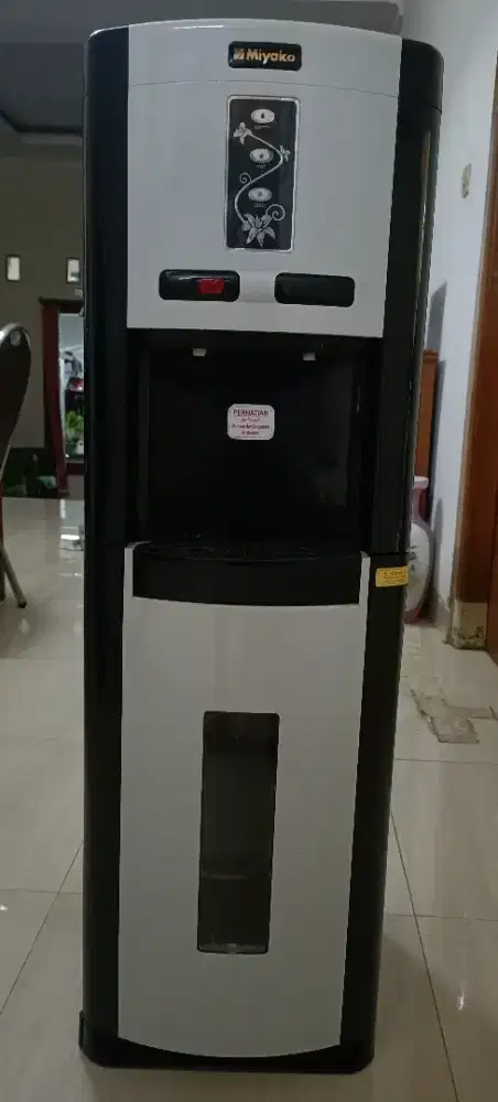 Dispenser Miyako type WDP 300 galon bawah
