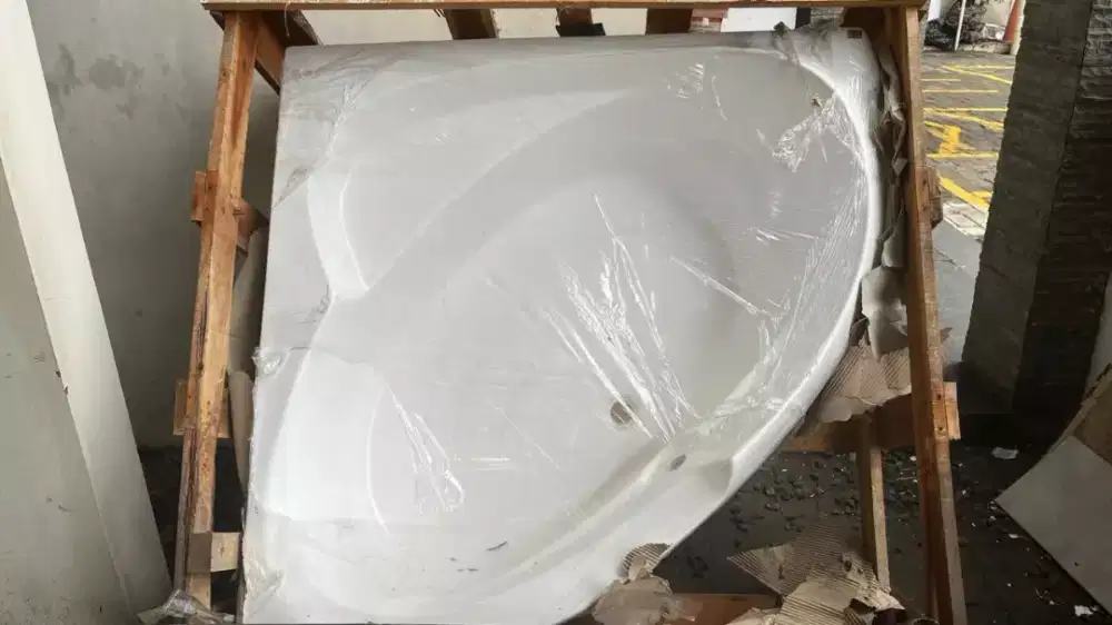 Dijual Bathtub Sudut merk VR baru