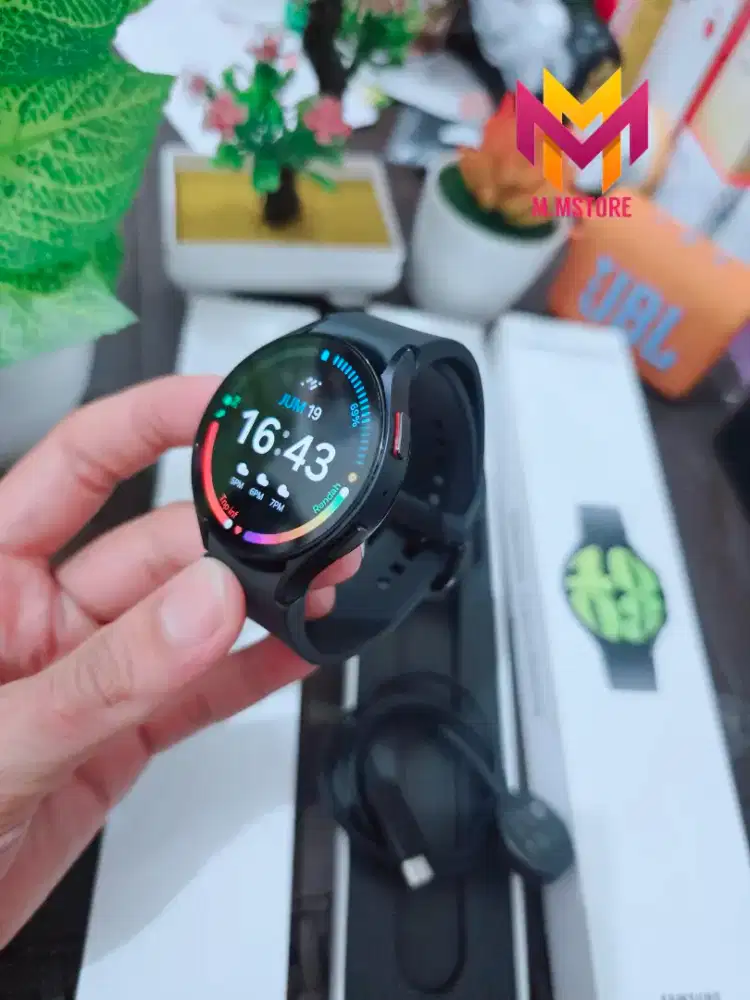 Samsung Galaxy Watch 6 44mm black
kondisi mulus like new
semua fungsi