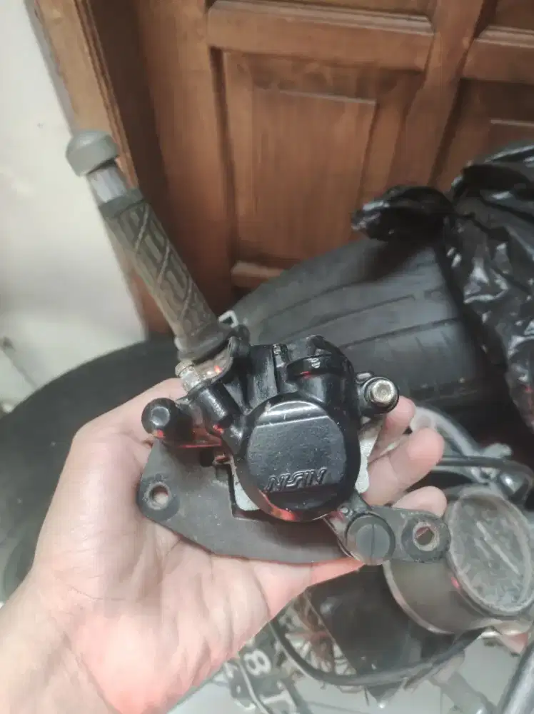 Kaliper rem depan vario 150 led old