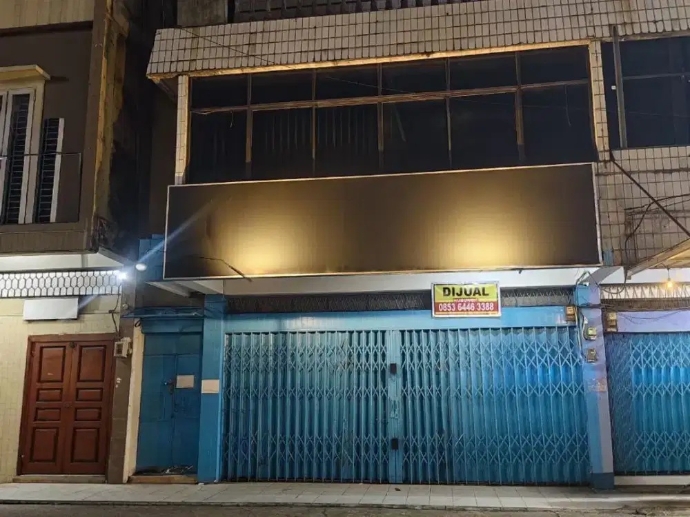 Ruko 3lt lokasi tepi jalan besar Jl Riau Pekanbaru