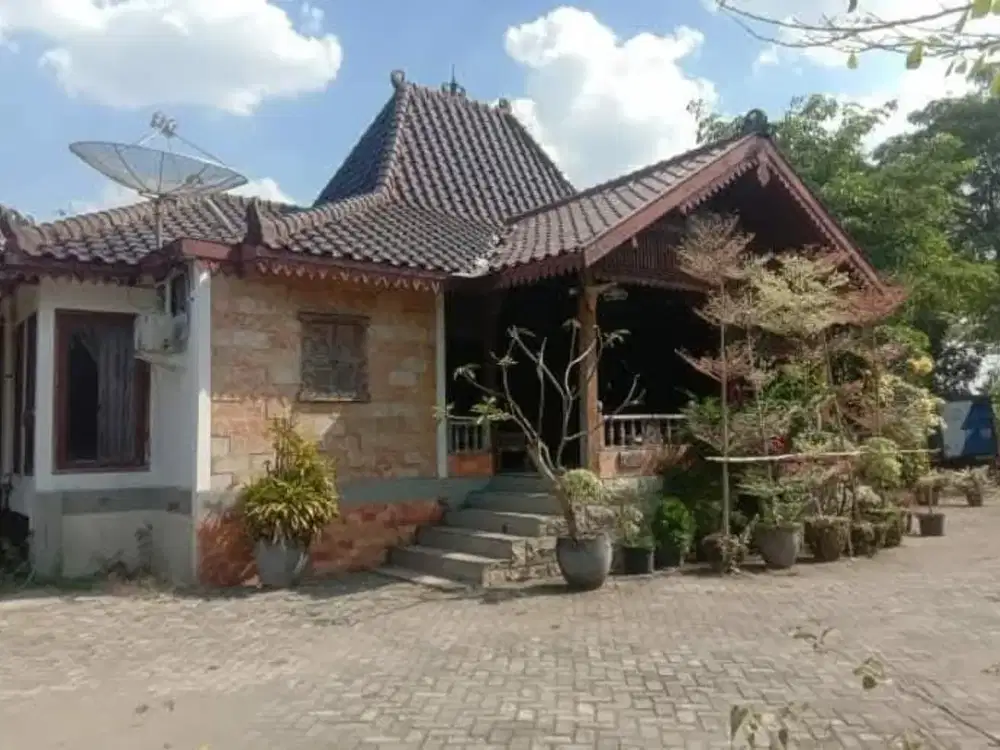 Tanah Dan Bangunan Raya Jombang