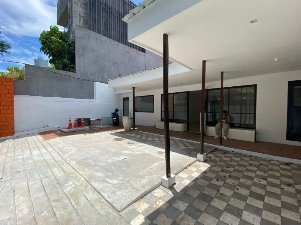 Disewakan Rumah Klasik Kontemporer Cocok untuk Silent Office Area Senopati,  Kebayoran Baru, Jakarta selatan