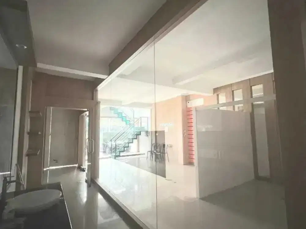 Disewakan Ruko Strategis Jalan Raya Dago Pakar