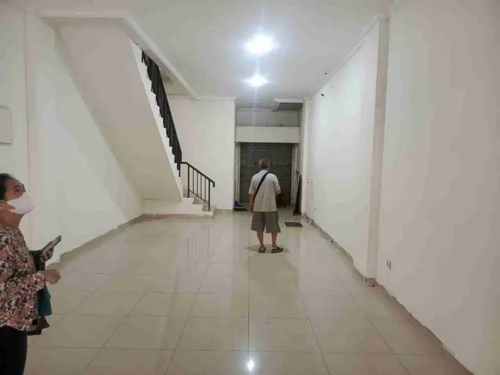 Sewa ruko green lake city 3.5 lantai