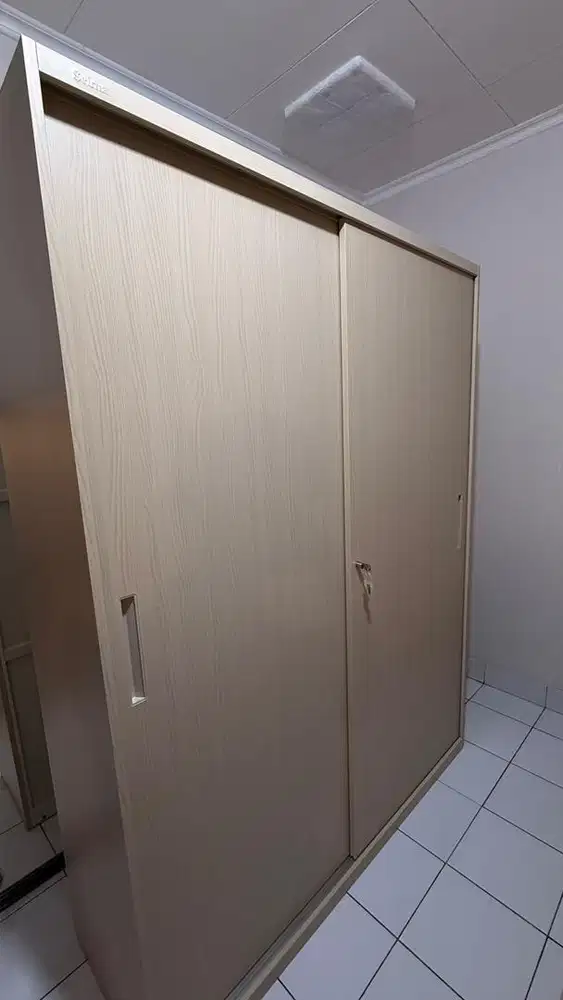 Lemari besi anti karat