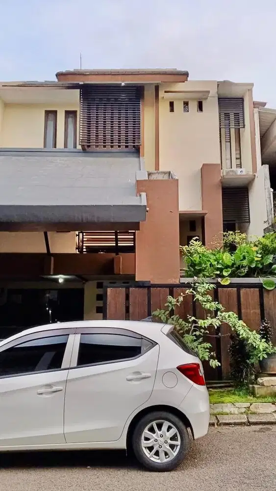 Dijual rumah 2 lantai siap huni di citra gran cibubur