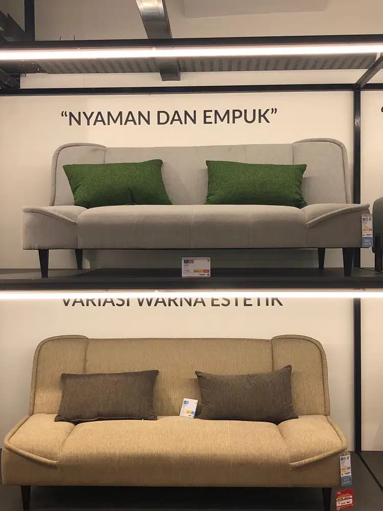 Kursi meja tamu keluarga