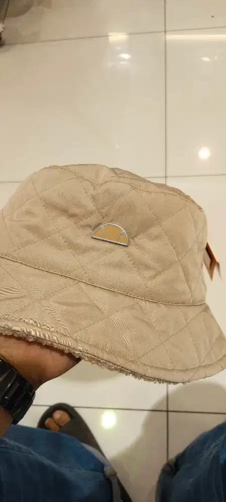 Topi ellese baru