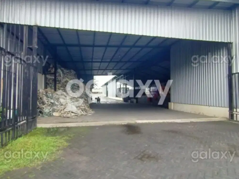 Gudang Strategis Akses Truk Kontainer di Pakis Malang GMK03156