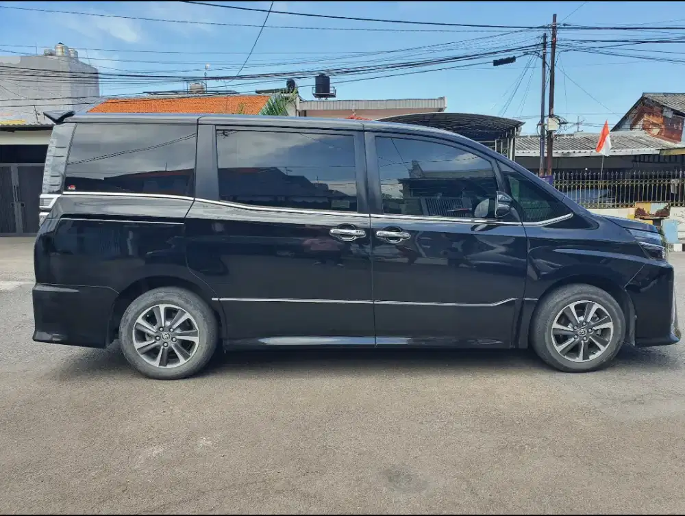 Toyota Voxy 2.0 matic