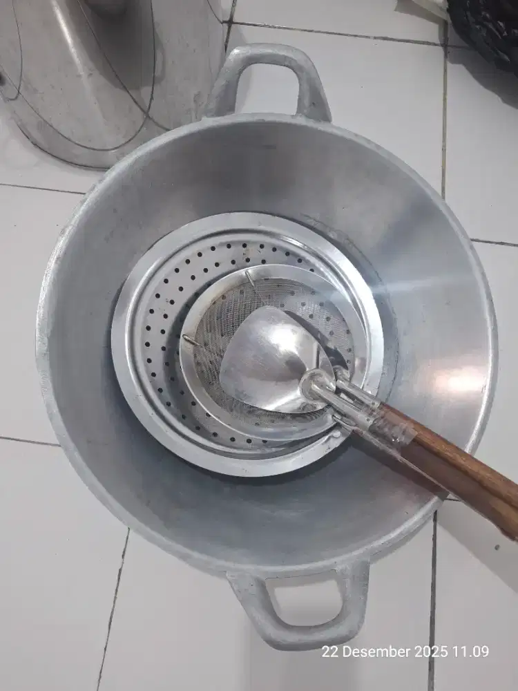 Wajan Besar lengkap dengan serok dan sodet