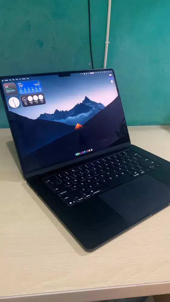 Jual Macbook Air M4 15 inch RAM 16Gb Mulus Pembelian Juni 2025