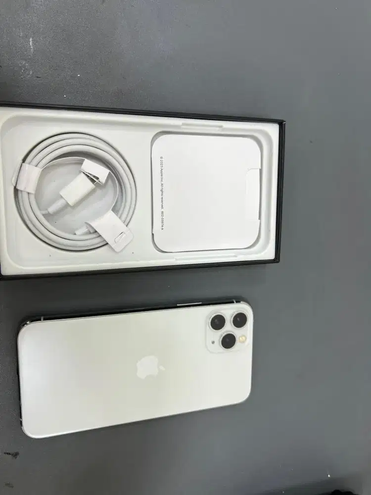 iphone 11 pro 256gb masih bagus gus