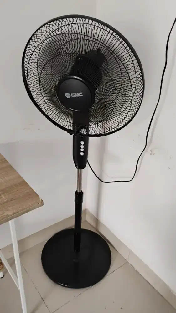 Kipas Angin GMC [NEGO JUAL CEPAT]