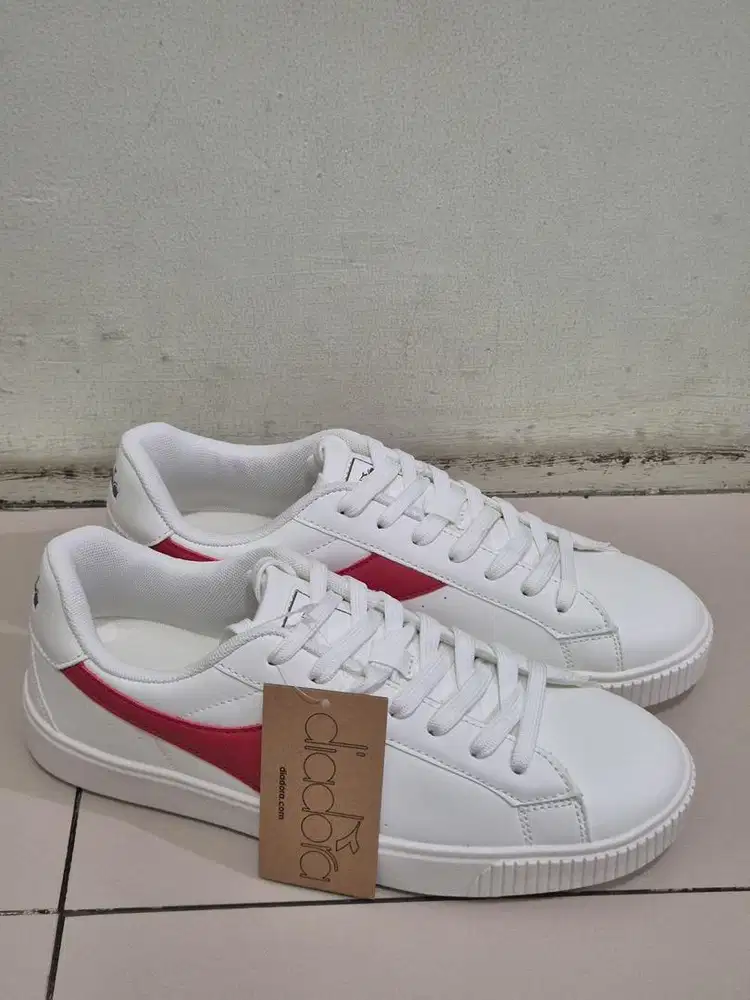 Sepatu Diadora Pizaro Red