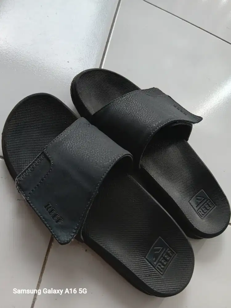 Sandal reef sol masih oke ada pembuka botolnya dijual murah aja