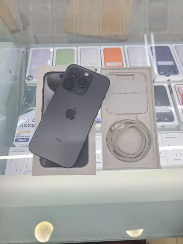 Second IPhone 15 Pro 512GB Black Titanium Ex IBOX Mulus Like New Nego