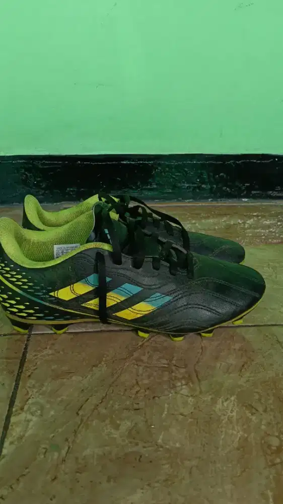Sepatu bola adidas coppa sense 4